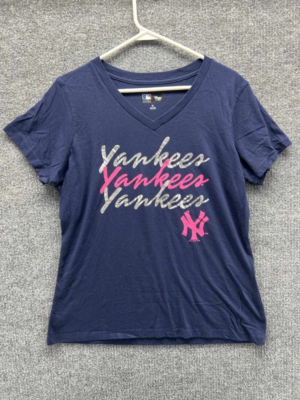 New York Yankees Shirt Womens XL Blue MLB Baseball G III 4Her Graphic V Neck